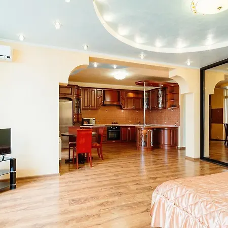 Luxcityapart On Ushakova 1v Apartment